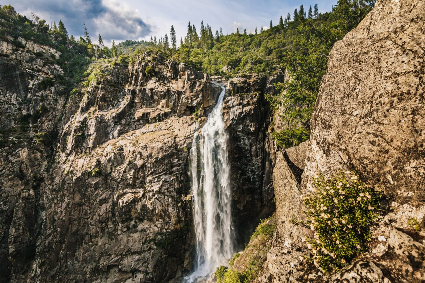 Explore the Scenic Feather Falls