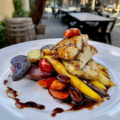 parkside-tap-house-chicken-patio-downtown-chico-ca