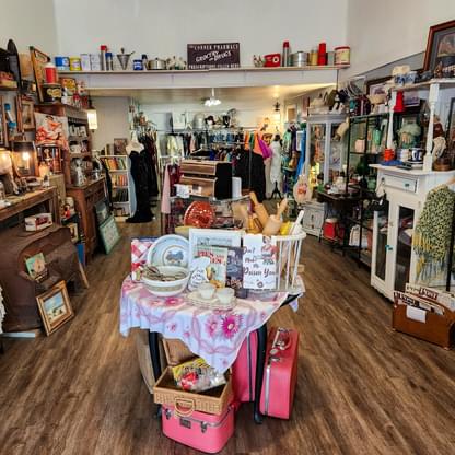 Lowla's Vintage Boutique interior