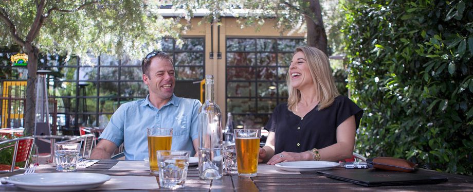 grana-couple-dining-outdoors-patio-weekend-getaway-chico-ca