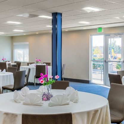 holiday-inn-express-oroville-interior-meeting-event-space-butte-county-ca
