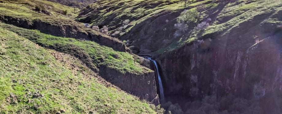 beatson-falls-spring-green-north-table-mountain-ecological-preserve_oroville-ca